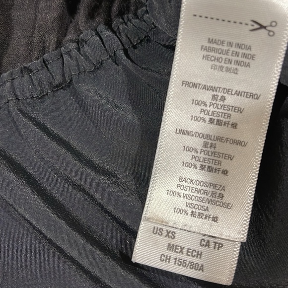 JUICY COUTURE DRESSY SLEEVELESS BLACK SATIN BEADED TOP WITH KNIT BACK SIZE XS - Picture 5 of 8